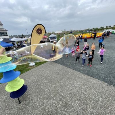 Vancouver Giant Bubble Performer