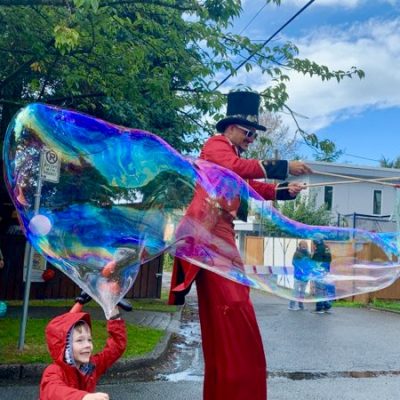 Vancouver Giant Bubble Performer
