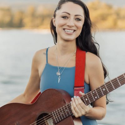 Leela Holt, Solo Singer