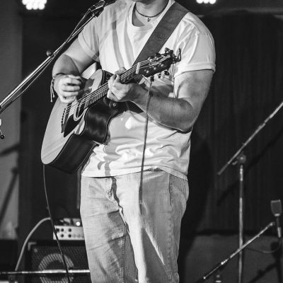 Max Mackrill Solo Guitar Player in Vancouver