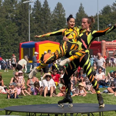 The Amazing Rollerskate Duo in Vancouver